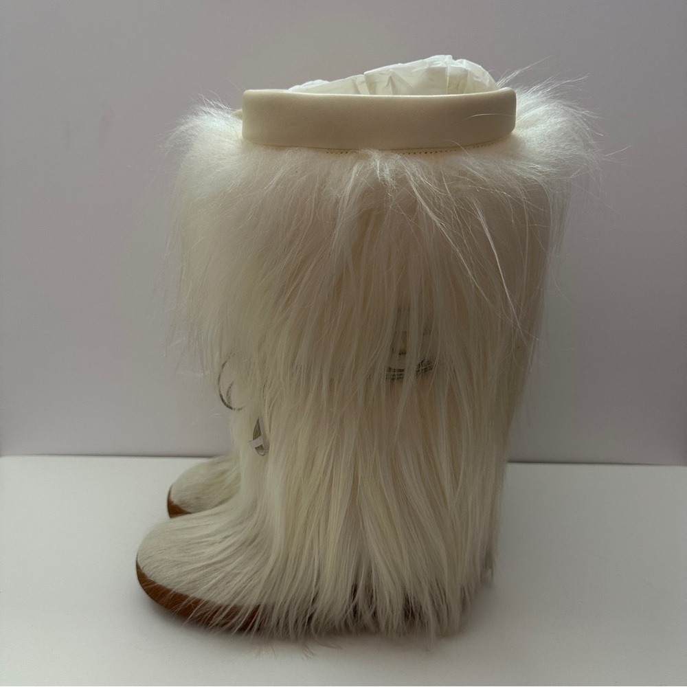 Brand NEW Ferragamo Genuine Shearling Fur Cream Winter Boots - Picture 2 of 8